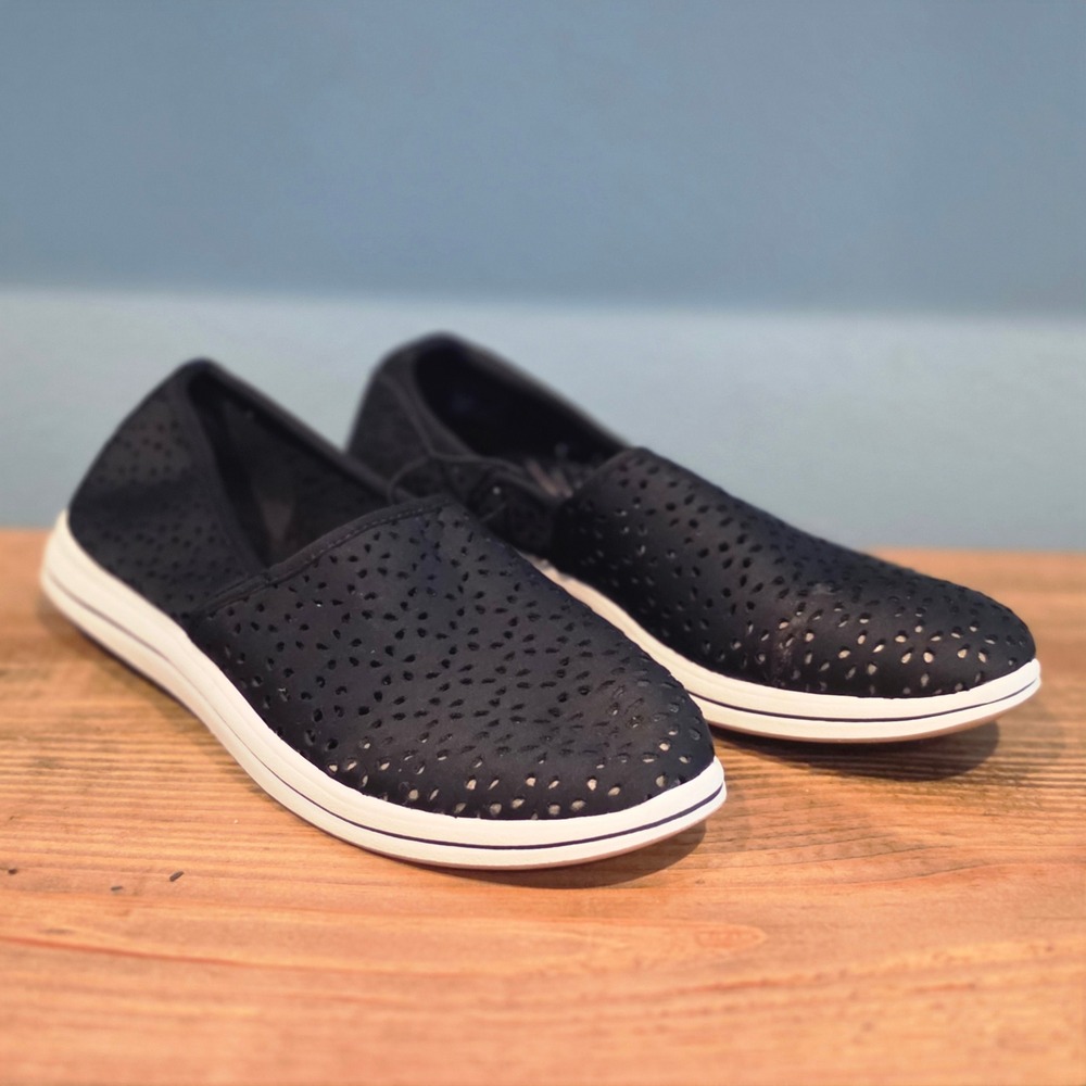 Clarks Womens Breeze Emily Cloudsteppers Slip On Sneaker Perforated  Size 7.5